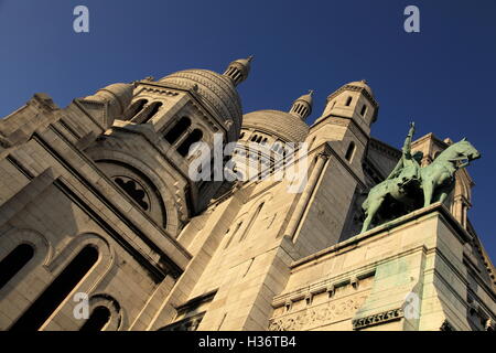 A Blick auf Basilika Sacre Coeur in Montmartre.Paris.France zugemacht Stockfoto