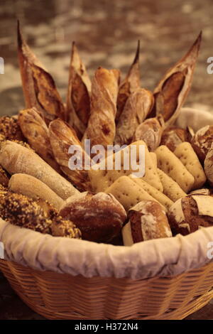 Brot, serviert in 3 Michelin starrten gastronomischen Restaurant Epikur innerhalb des Hotel Le Bristol.Paris.France Stockfoto