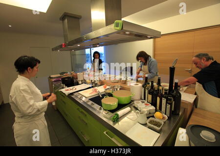 Einen Kochkurs in der Ecole de Cuisine Alain Ducasse (Alain Ducasse Kochen School.Paris.France Stockfoto