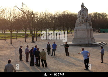 Boccia-Spieler im Jardin de Toullerie (Toullerie Garten). Paris.France Stockfoto