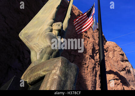 Bronzestatue des "Geflügelten Figuren der Republik" vom Bildhauer Oskar Hansen am Hoover Dam.Boulder.Nevada.USA Stockfoto