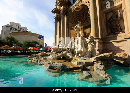Nachbildung der Trevi-Brunnen außerhalb der Forum Shops des Caesars Palace.Las Vegas.Nevada.USA Stockfoto