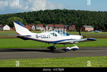 Tschechische a/c Flugzeugmusters Wellesbourne Airfield, Warwickshire, UK (G-CGJT) Stockfoto