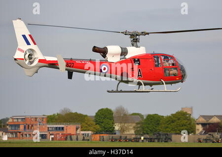 Königliche Marine Westland SA - 341D Gazelle HT3 ZB627 Ingwer in Abingdon Luft & Land Show Stockfoto