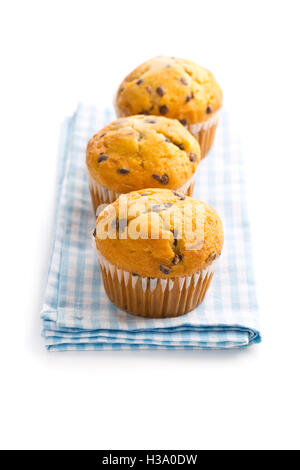 Leckere Muffins mit Schokolade isoliert auf weißem Hintergrund. Stockfoto