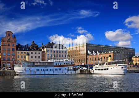 Aussicht auf Gamla Stan, die Altstadt von Stockholm, Schweden. Auf der rechten Seite sehen Sie den Königspalast (Kungliga Slottet) Stockfoto