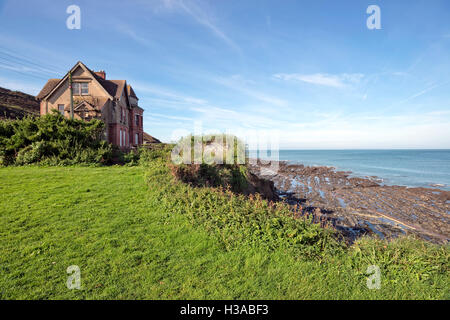 Ein altes Haus auf Cliftops bei Westward Ho in der Nähe von Bideford, Devon Stockfoto