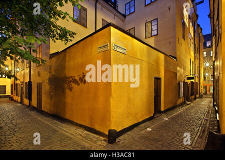 Wandern in den malerischen Gassen von Gamla Stan, die Altstadt von Stockholm, Schweden. Stockfoto