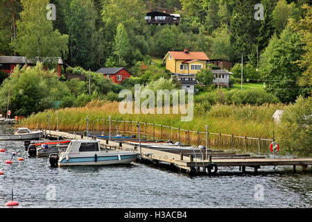 Kurzen Stopp, um Kungshattan während einer täglichen Kreuzfahrt zum Drottningholm Palace und Mälarsee aus Stockholm, Schweden. Stockfoto