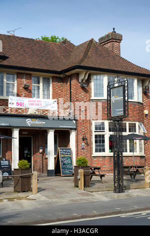 Der Bienenstock, ein Wirtshaus in Henleaze, Bristol, UK. Stockfoto