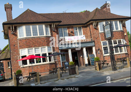 Der Bienenstock, ein Wirtshaus in Henleaze, Bristol, UK. Stockfoto