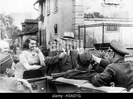 Einmarsch der deutschen Truppen in einer Stadt im Elsass, 1940 Stockfoto