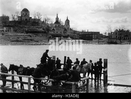 Deutsche Truppen überqueren die Dnjepr, 1941 Stockfoto