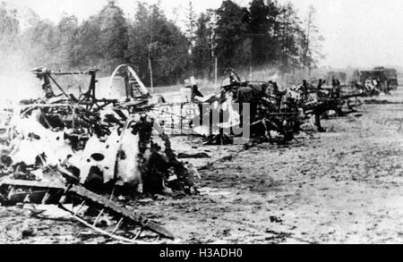 Zerstörte russische Kampfflugzeuge, 1941 Stockfoto