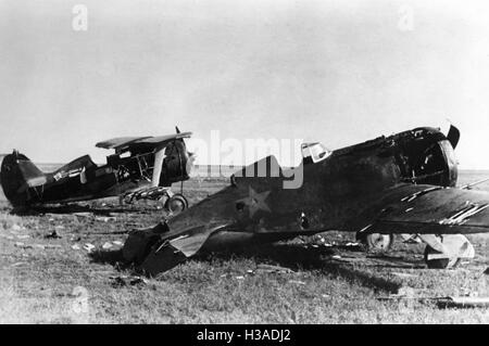 Zerstörte Flugzeuge der Roten Armee, 1941 Stockfoto