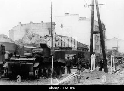 Zerstörte Panzer der Roten Armee an der Ostfront, 1941 Stockfoto