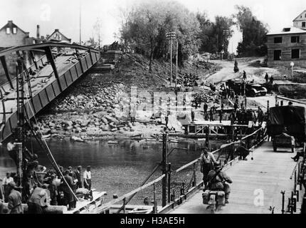 Deutsche Krieg Brücke über den Grenzfluss an der Ostfront, 1941 Stockfoto