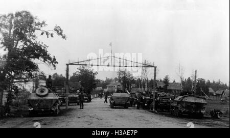 Motorisierte Truppen der Wehrmacht an der Ostfront, 1941 Stockfoto