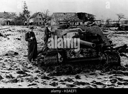 Sowjetische Panzer abgeschossen während der Kämpfe in Ostpreußen, 1945 Stockfoto