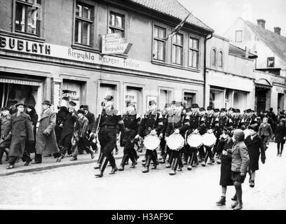 Parade in Memel nach der Vereinigung mit dem Deutschen Reich, 1939 Stockfoto