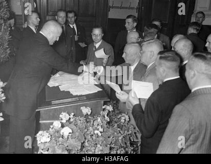 Vereidigung von Eisenbahn-Beamten auf Adolf Hitler, 1934 Stockfoto