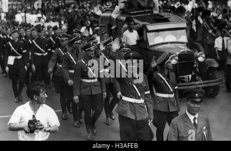 Hitler-Jugend Mitglieder März durch Tokio, 1938 Stockfoto