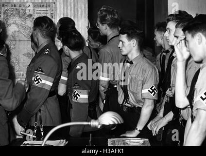 Hitler-Jugend-Gruppe in der faschistischen Museum in Mailand, 1941 Stockfoto