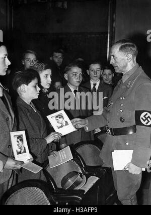 Eintritt in die Hitler-Jugend, 1944 Stockfoto