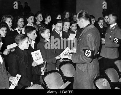 Eintritt in die Hitler-Jugend, 1944 Stockfoto