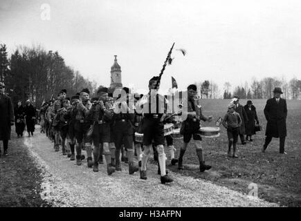 Marsch der Deutschen Jungvolk in Starnberg, 1934 Stockfoto