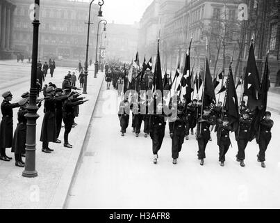 Mitglieder des Jungvolk Marsches am Gendarmenmarkt, 1937 Stockfoto