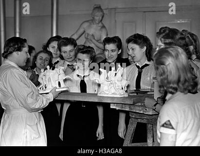 Mitglieder der BDM-Werk Glaube Und Schoenheit (BDM-Arbeit, glaube und Schönheit Gesellschaft) besuchen Sie Hanna Cauer, 1941 Stockfoto