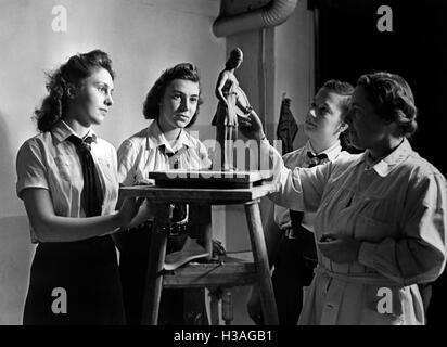 Mitglieder der BDM-Werk Glaube Und Schoenheit (BDM-Arbeit, glaube und Schönheit Gesellschaft) besuchen Sie Hanna Cauer, 1941 Stockfoto