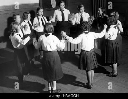 Gesellschaftsabend der BDM-Mitglieder, 1933 Stockfoto