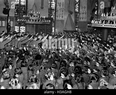 Vereidigung für den Eintritt in die HJ und BDM, Marienburg 1939 Stockfoto