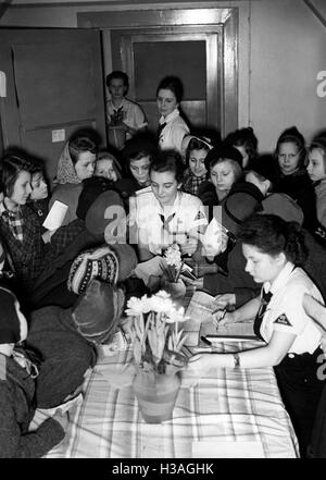 Einschreibung in das BdM, Berlin 1942 Stockfoto