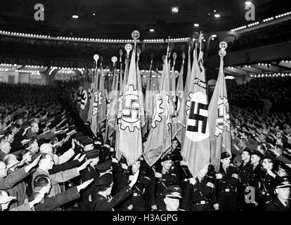 DAF-Firma namentliche im Berliner Sportpalast, 1943 Stockfoto