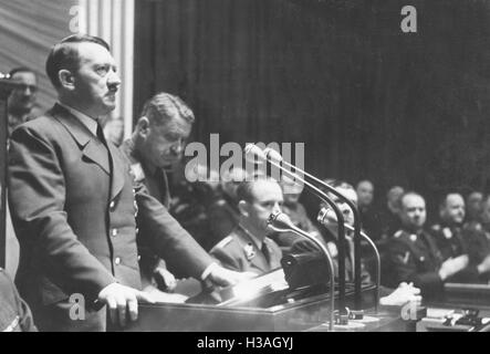 Hitlers Rede vor dem Reichstag über die Erklärung des Krieges gegen die Vereinigten Staaten in der Kroll-Oper in Berlin, Stockfoto