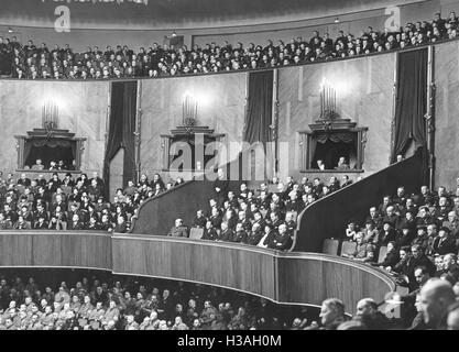 Diplomat es Lodge während der Sitzung des Reichstags in der Berliner Kroll-Oper 1936 Stockfoto