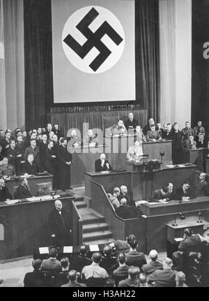 Adolf Hitler spricht vor dem Reichstag in der Krolloper in Berlin, 1933 Stockfoto
