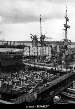 Schiffe der Kriegsmarine in Kiel, 1935 Stockfoto