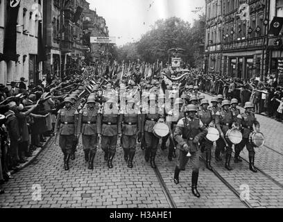 Flag-Unternehmen der Wehrmacht bei der Rallye Nürnberg, 1936 Stockfoto