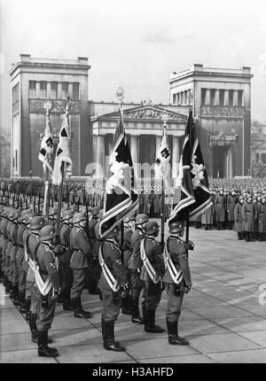 Übergabe neuer Fahnen an den Münchner Militäreinheiten, 1936 Stockfoto