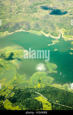Fensteransicht Flugzeug bei der Landung Stockfoto