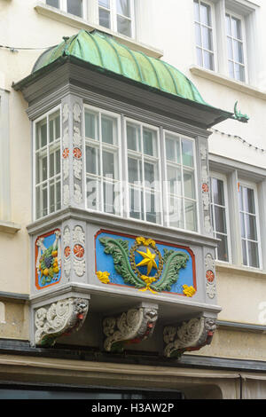 ST. GALLEN, Schweiz - 1. Januar 2016: Typische Häuser mit Erker-Fenster in der Altstadt, in St. Gallen, Schweiz Stockfoto