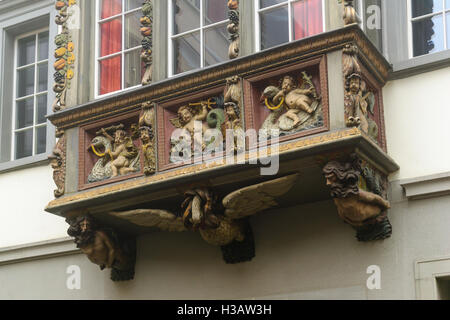 ST. GALLEN, Schweiz - 1. Januar 2016: Typische Häuser mit Erker-Fenster in der Altstadt, in St. Gallen, Schweiz Stockfoto