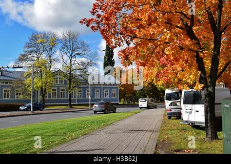Sunny autumn day in the center of city Salo in Finland Stockfoto