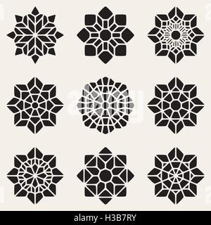 Satz von neun schwarzen dekorative Mandalas Ornamente Vektorgrafik Stock Vektor