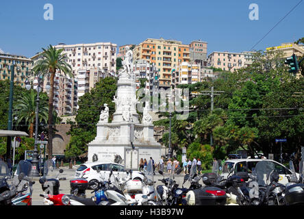Genua, Italien, die Statue von Christoph Kolumbus. Stockfoto