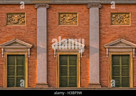 Italien-Emilia-Romagna-Reggio Emilia Piazza dei Teatri - Piazza della Vittoria - Teatro Municipale Romolo Valli Stockfoto